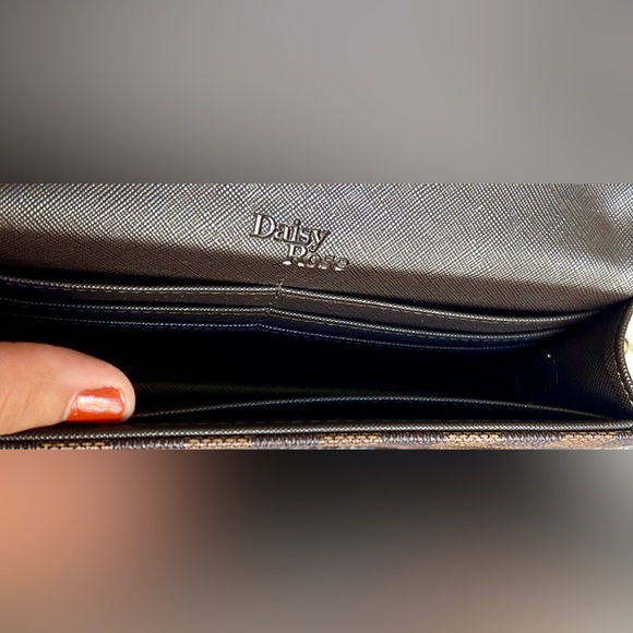 Daisy Rose Checkered Crossbody Bag - Vegan Leather - Picture 8 of 10